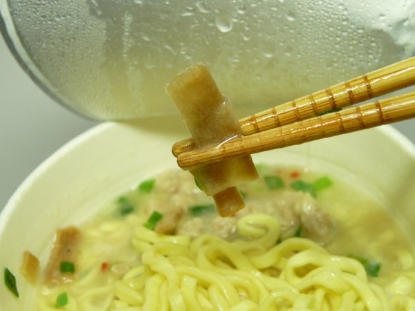 百均浪漫◆エースコック ご当地最前線 京都 こってり鶏白湯麺