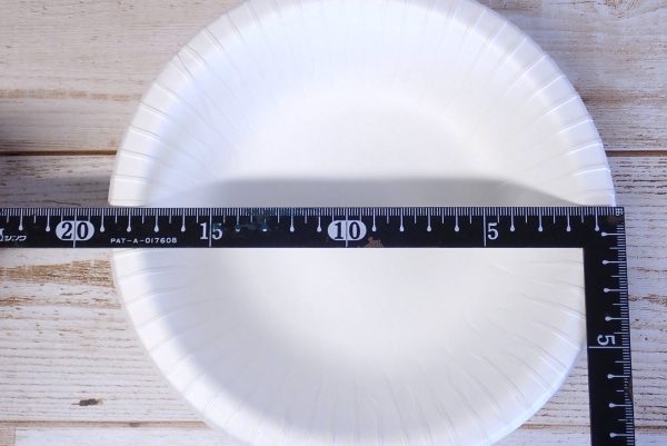 百均浪漫◆サンナップ ストロングナチュラルボウル 650ml(18cm) 4枚入。製品詳細写真。直径測定。